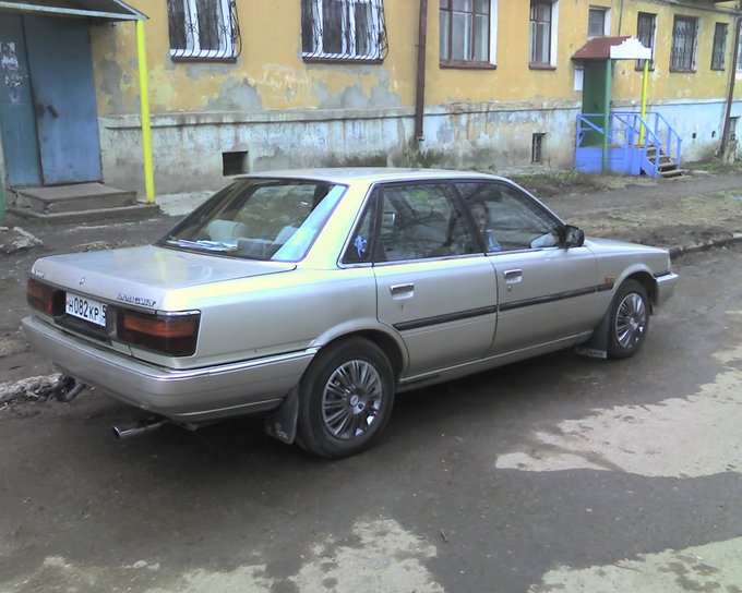 Toyota Camry 1987