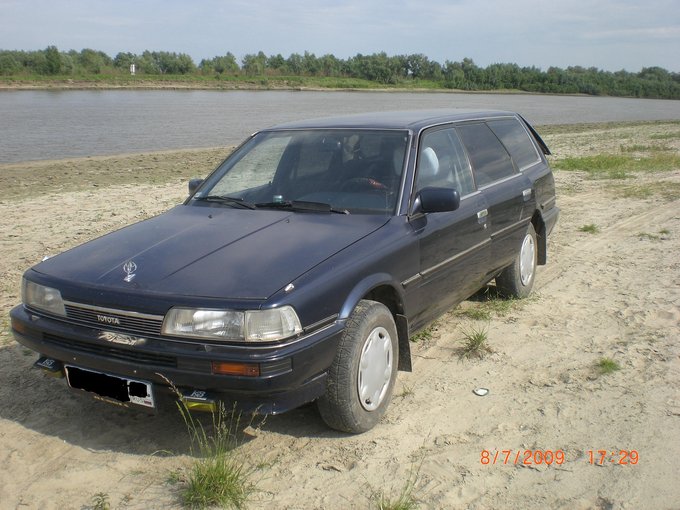 Toyota Camry 1988